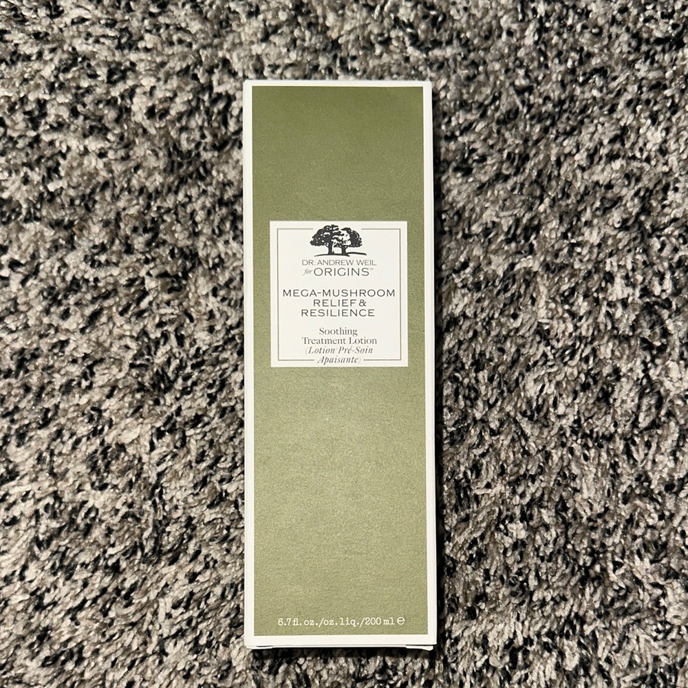 Origins Mega-Mushroom Relief & Resilience Soothing Treatment Lotion - Green